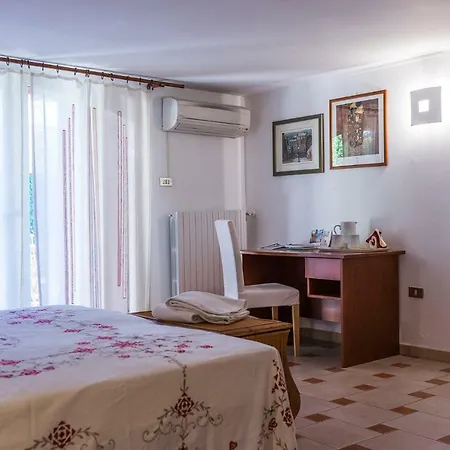 Sosta A Levante Bed & Breakfast *